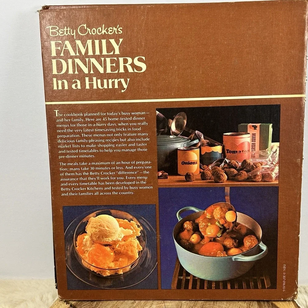 VINTAGE BETTY‎ CROCKER'S FAMILY DINNERS IN A HURRY COOKBOOK 1970